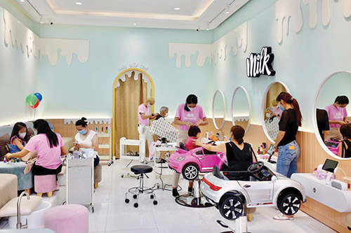 Milk Kids Salon & Nails ปาร์ตี้ตัดผม-เพ้นท์เล็บ เป็นมากกว่าคำว่า “ซาลอน” เสริมหล่อแต่งสวยทั้งครอบครัว